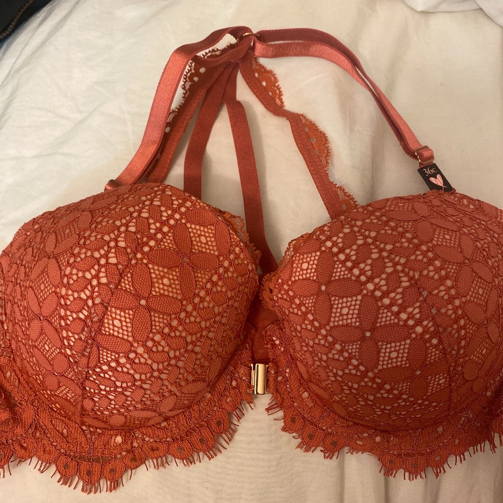 Coral Victoria’s Secret front open bra- size 36C NWT